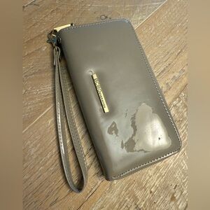 BCBGeneration Women’s Wallet in Glossy Gray